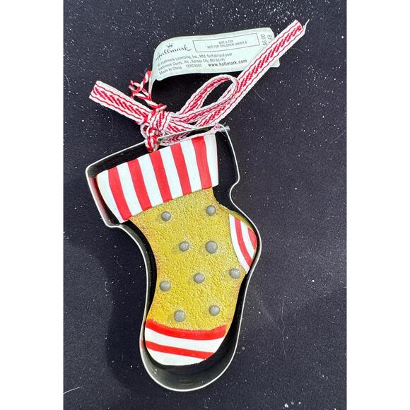 Hallmark Gingerbread Christmas Stocking Cookie Cutter Iced Christmas Ornament - Picture 5 of 6